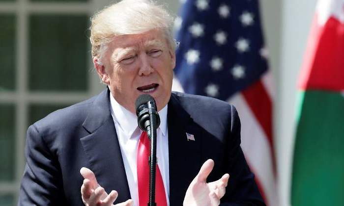 trump-saeta-canta-bandera-jordania-reuters.jpg