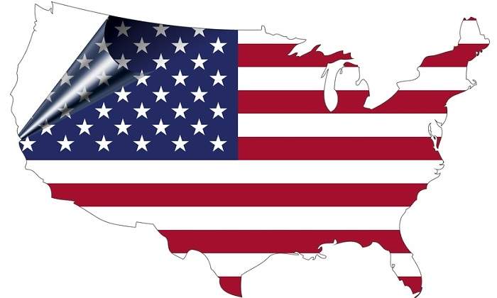 EEUU-bandera-caida-Dreamstime.jpg