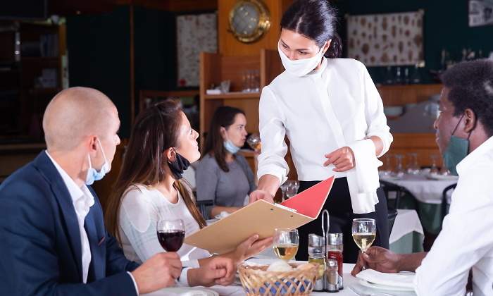 interior-bares-restaurnates-contagio-covid-19.jpg