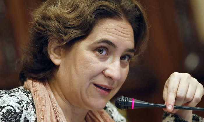 colau-plenoayuntamiento-efe.jpg