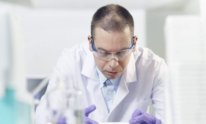 Cientfico de AstraZeneca
