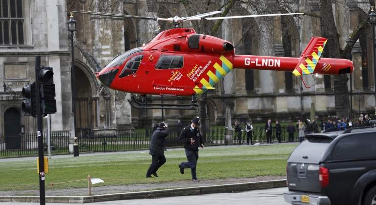 Los helicópteros atienden a los heridos