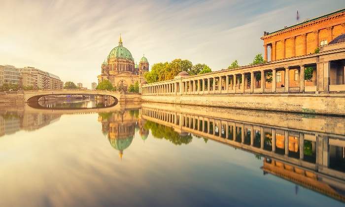 berlin-alemania-catedral-reflejo-rio-getty-770x420.jpg