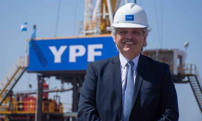 alberto-fernandez-en-ypf.jpg