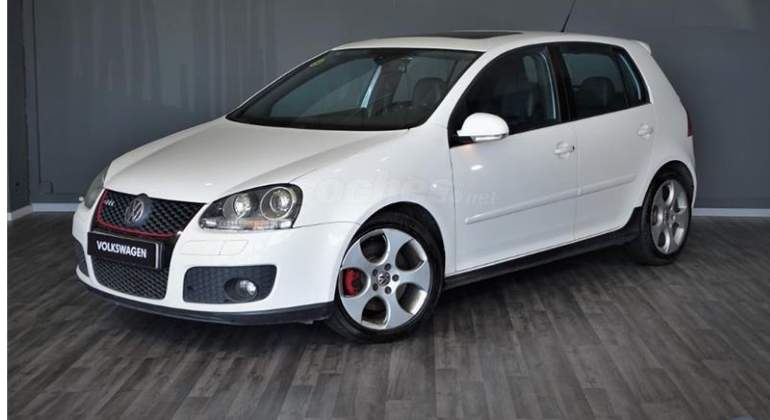 Volkswagen Golf 2005.