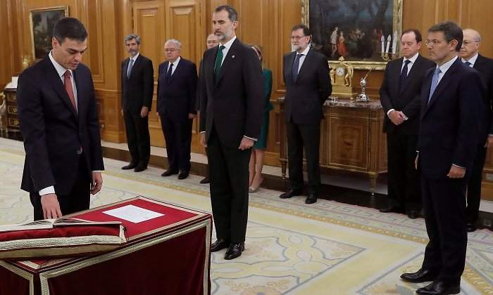 pedro-sanchez-toma-posesion-rey-efe.jpg