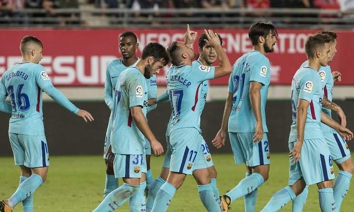 barcelona-celebra-gol-alcacer-murcia-efe.jpg
