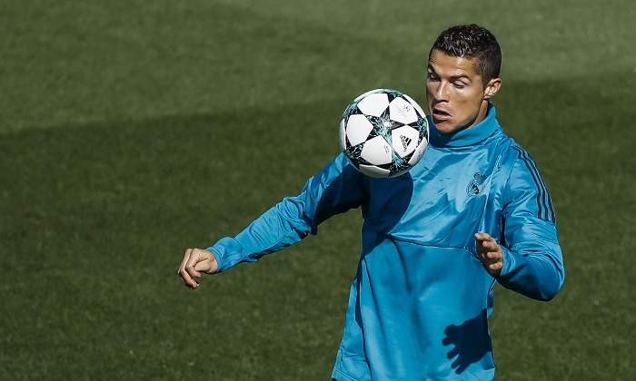 CR7-controla-balon-entreno-Champions-2017-efe.jpg