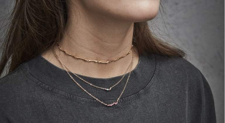 Cuello redondo.