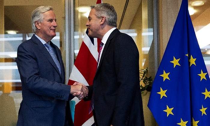 stephen-barclay-michel-barnier-reino-unido-ue-brexit-bruselas-11octubre2019-reuters-770x420.jpg