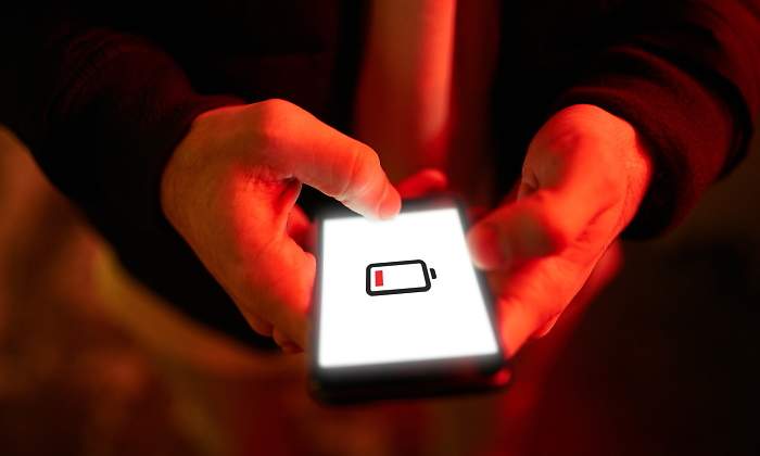 movil-bateria-baja-dreamstime.jpg