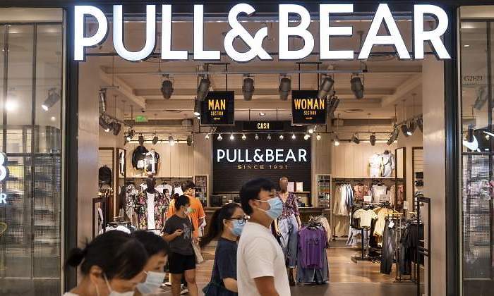 pullbear-china-mascarillas-inditex-getty.jpg