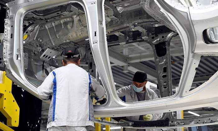 trabajadores-volkswagen-bratislava.jpg