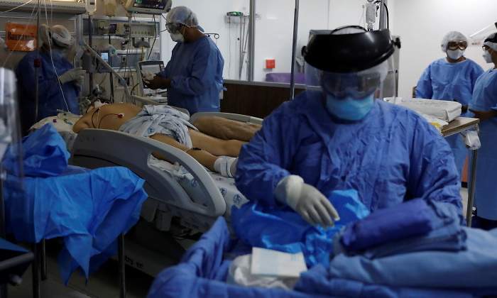 doctores-covid-770-reuters.jpg