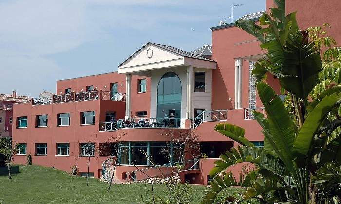 Campus-Les-Roches-Marbella.jpg
