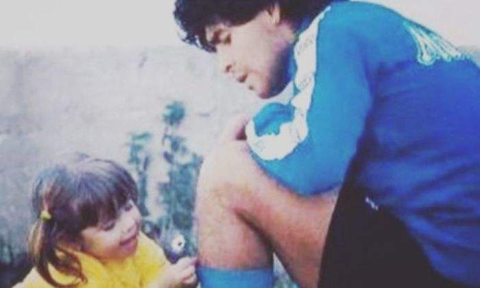 diego-maradona-con-dalma-maradona.jpg