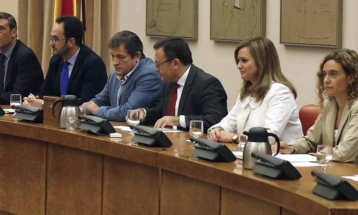 javierfernandez-mesagruposocialista-efe.jpg