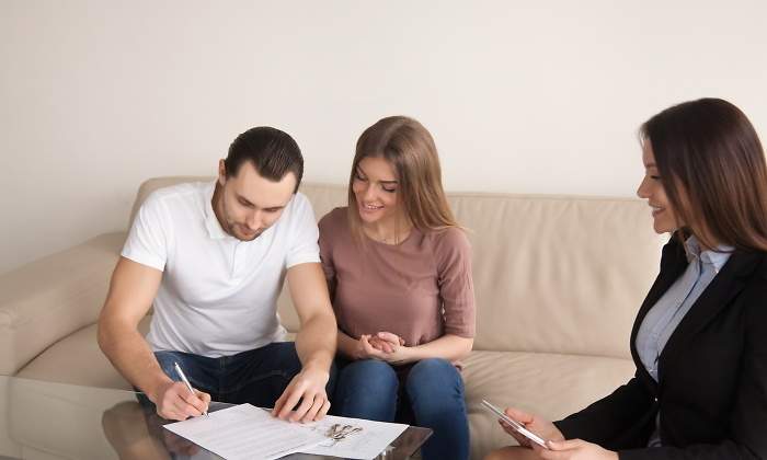 firma-contrato-alquiler-dreamstime.jpg