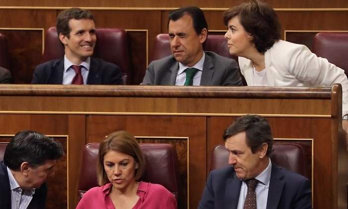 casado-santamaria-cospedal-congreso-efe.jpg
