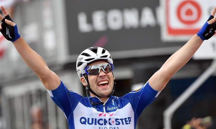 schachmann-gana-etapa18-giro-efe.jpg