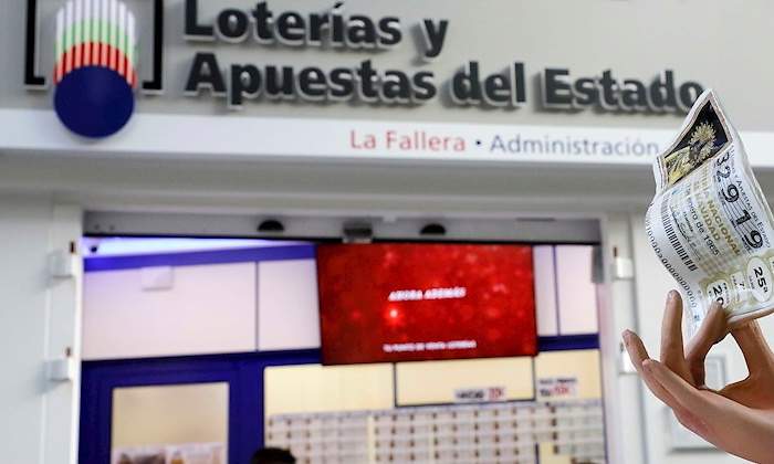 decimo-loteria-fallera-efe.jpg