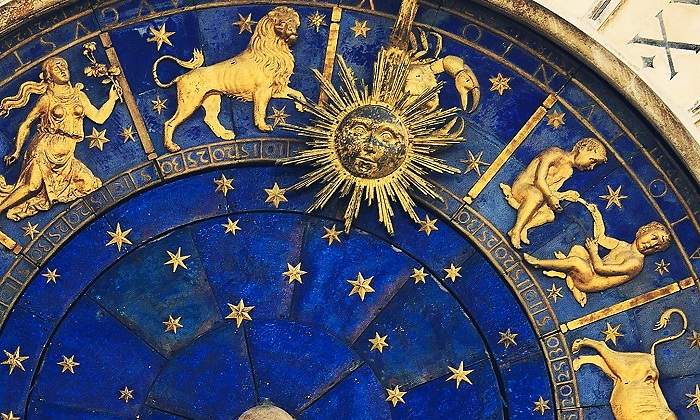 Reloj-de-Vencia-con-los-signos-del-zodiaco-iStock.jpg
