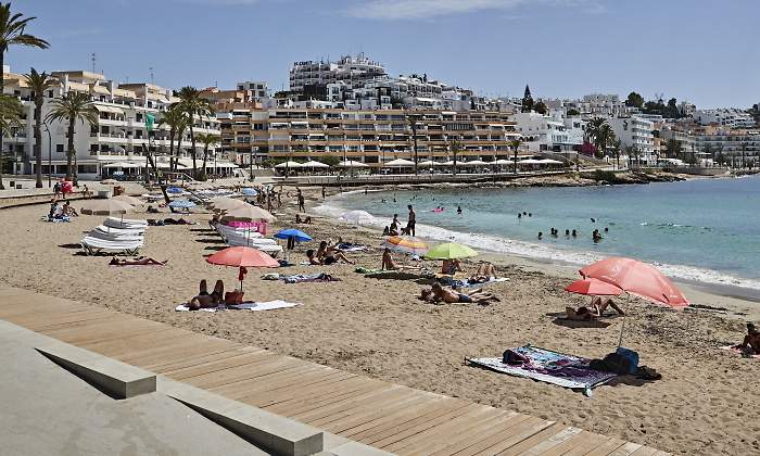 ibiza-playa-getty.jpg