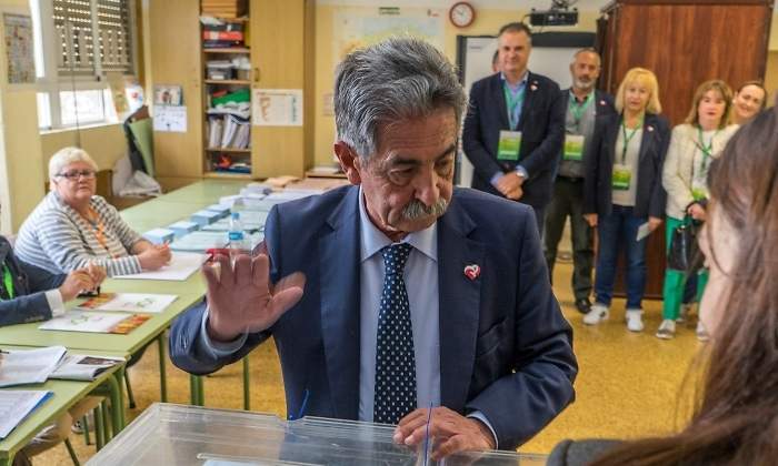 revilla-vota-26M-efe.jpg