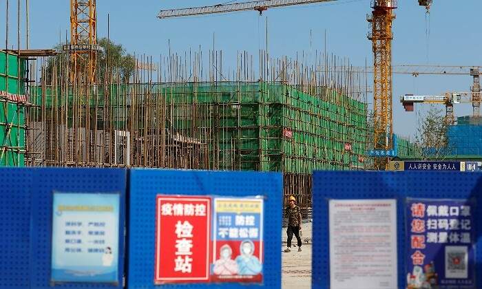 evergrande-gruas-reuters.jpg