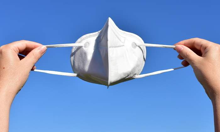 ffp2-mascarilla-truco-quitarsela-istock.jpg