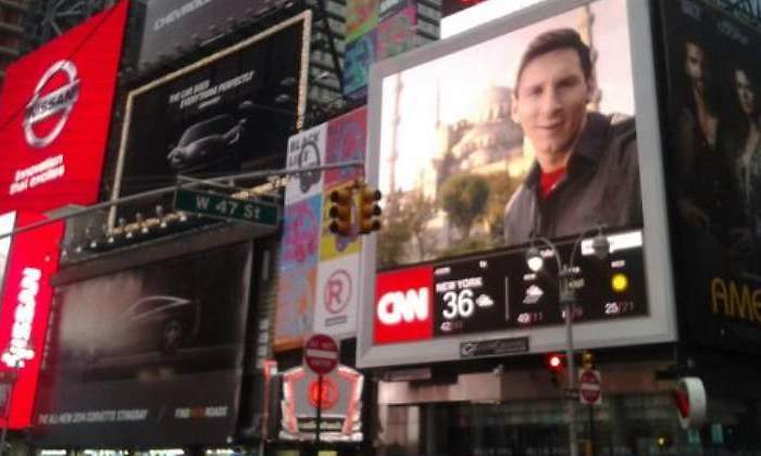 messi-times-square-770-1.jpg
