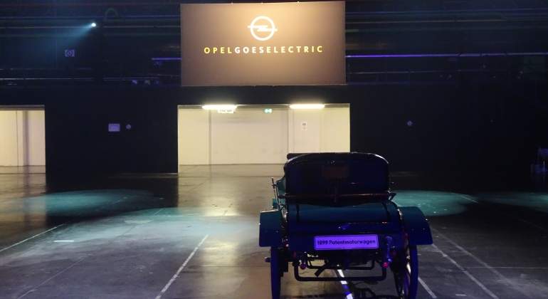 Eslogan Opelgoeselectric, la nueva estrategia de Opel.