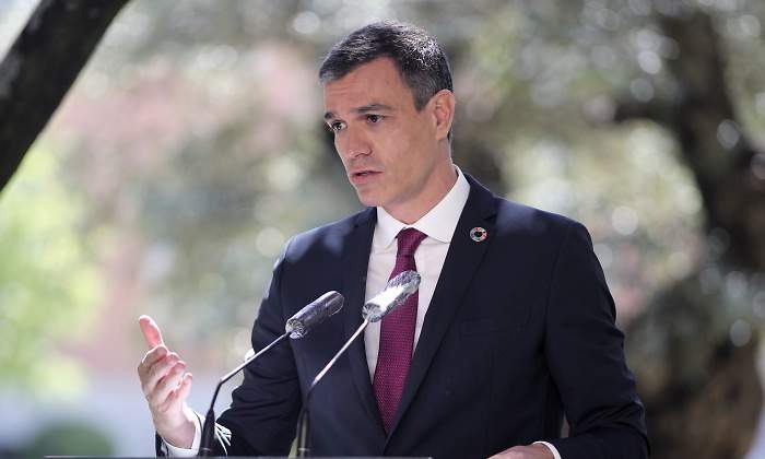 sanchez-atril-jardin-moncloa-ep.jpg