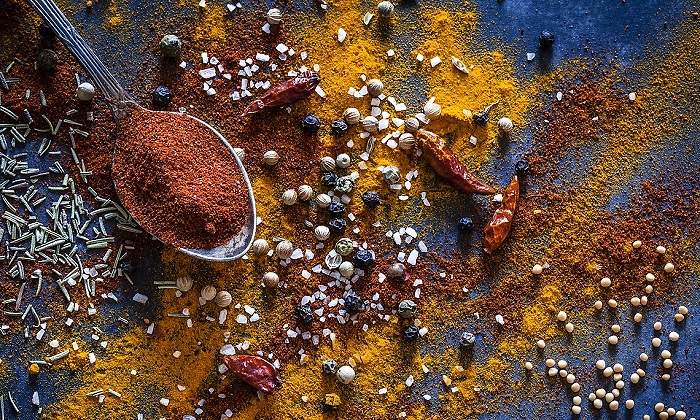 Diferentes especies en la cocina iStock