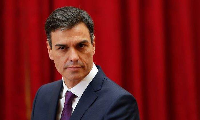 pedro-sanchez-telon-reuters.jpg