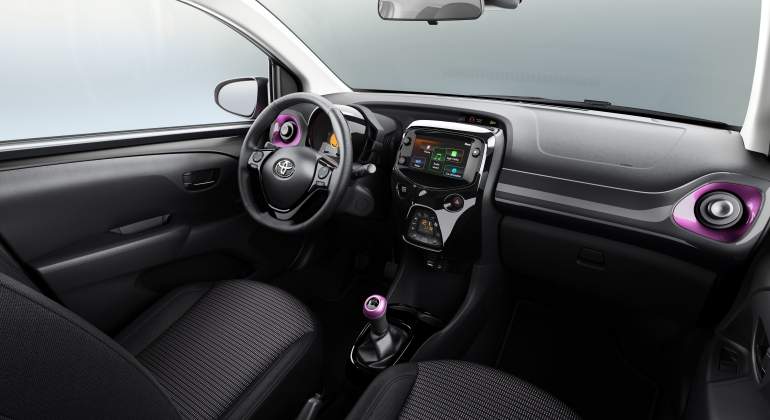Interior del Toyota Aygo x-style.