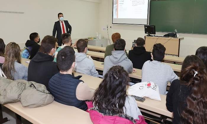Educacion-financiera-universitarios-1-1.jpg