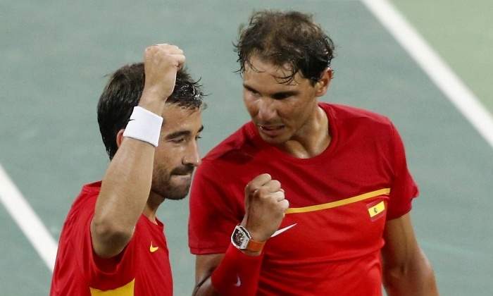 Marc-Lopez-Rafa-Nadal-celebran-2016-EFE.jpg