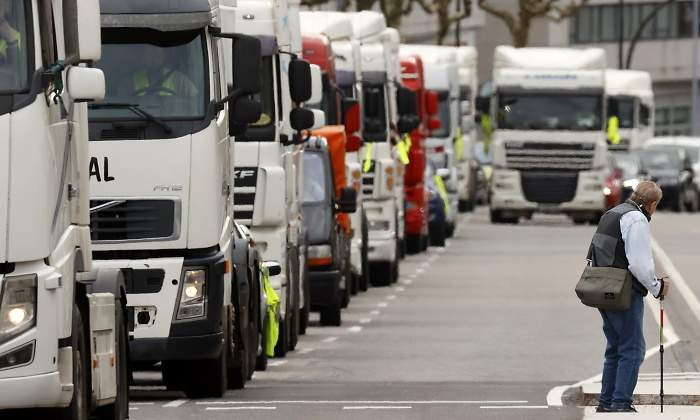 transportistas-huelga-efe.jpg
