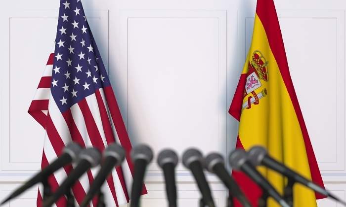 eeuu-espana-banderas-dreamstime.jpg