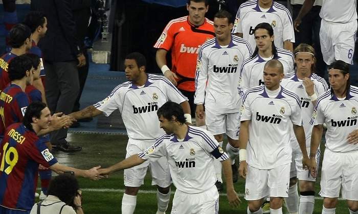 Pasillo-Barcelona-RealMadrid-Clasico-2008-Reuters.jpg