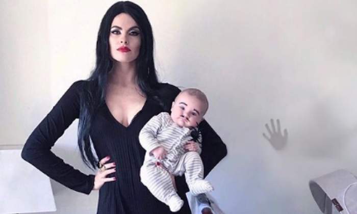 abenia-morticia770.jpg