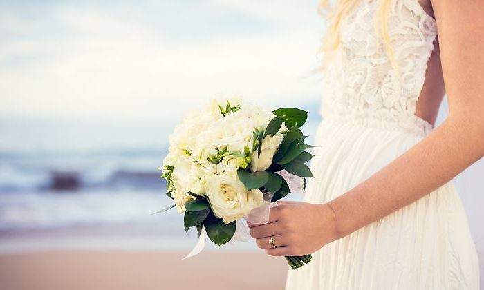 novia-boda-flores-playa-770.jpg