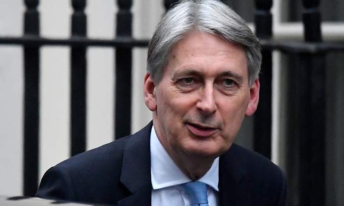 Hammond-Philip-coche-reuters.jpg
