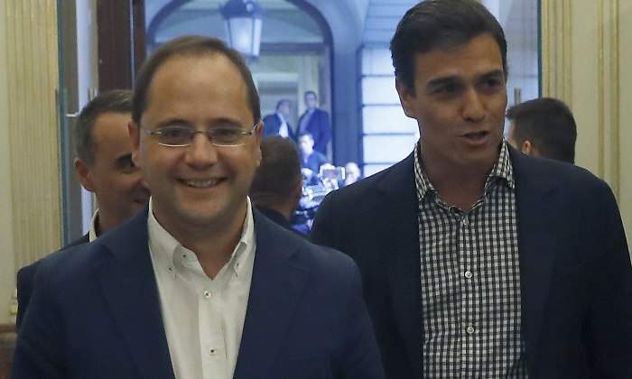 pedrosanchez-cesarluena-efe.jpg