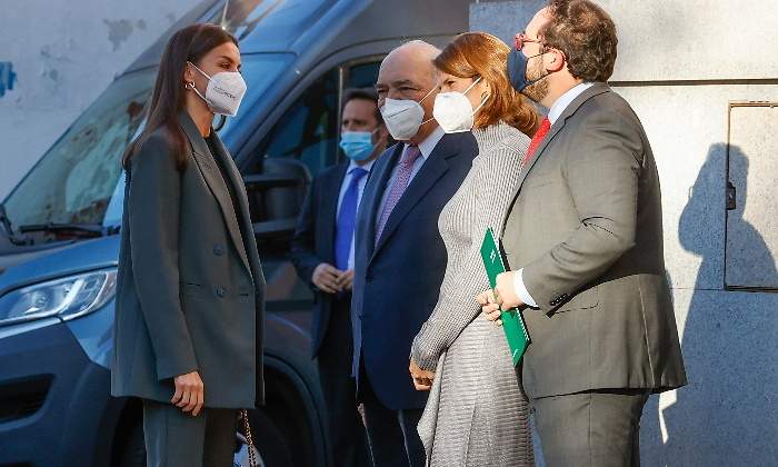 letizia-traje-pantalon-770.jpg