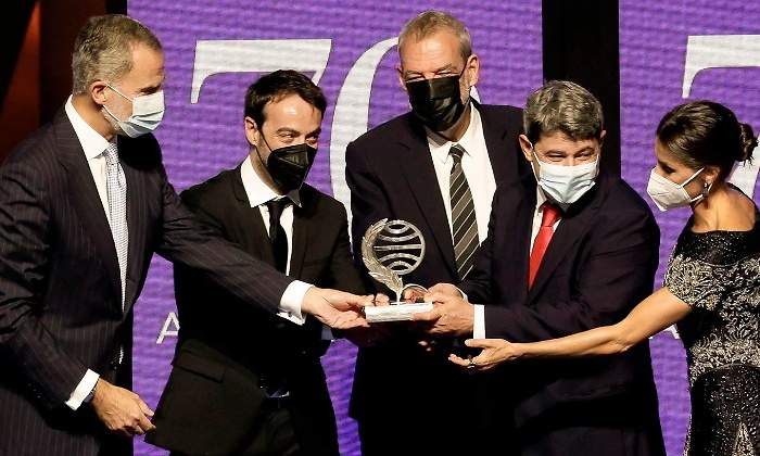 premio-planeta-2021-carmen-mola.jpg