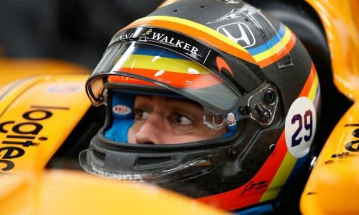 alonso-indy500-mclaren-casco.jpg