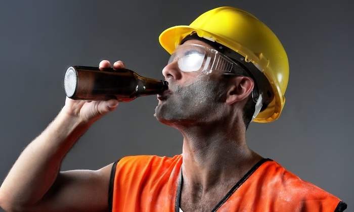 obrero-cerveza-dreamstime.jpg