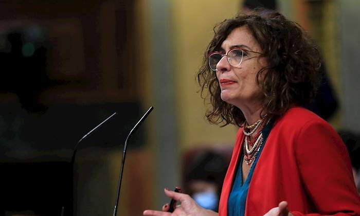 montero-hacienda-congreso-20oct20-efe.jpg